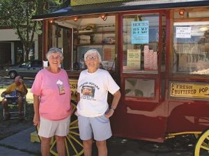 Pat-and-Ele-at-Popcorn-stand-300x225